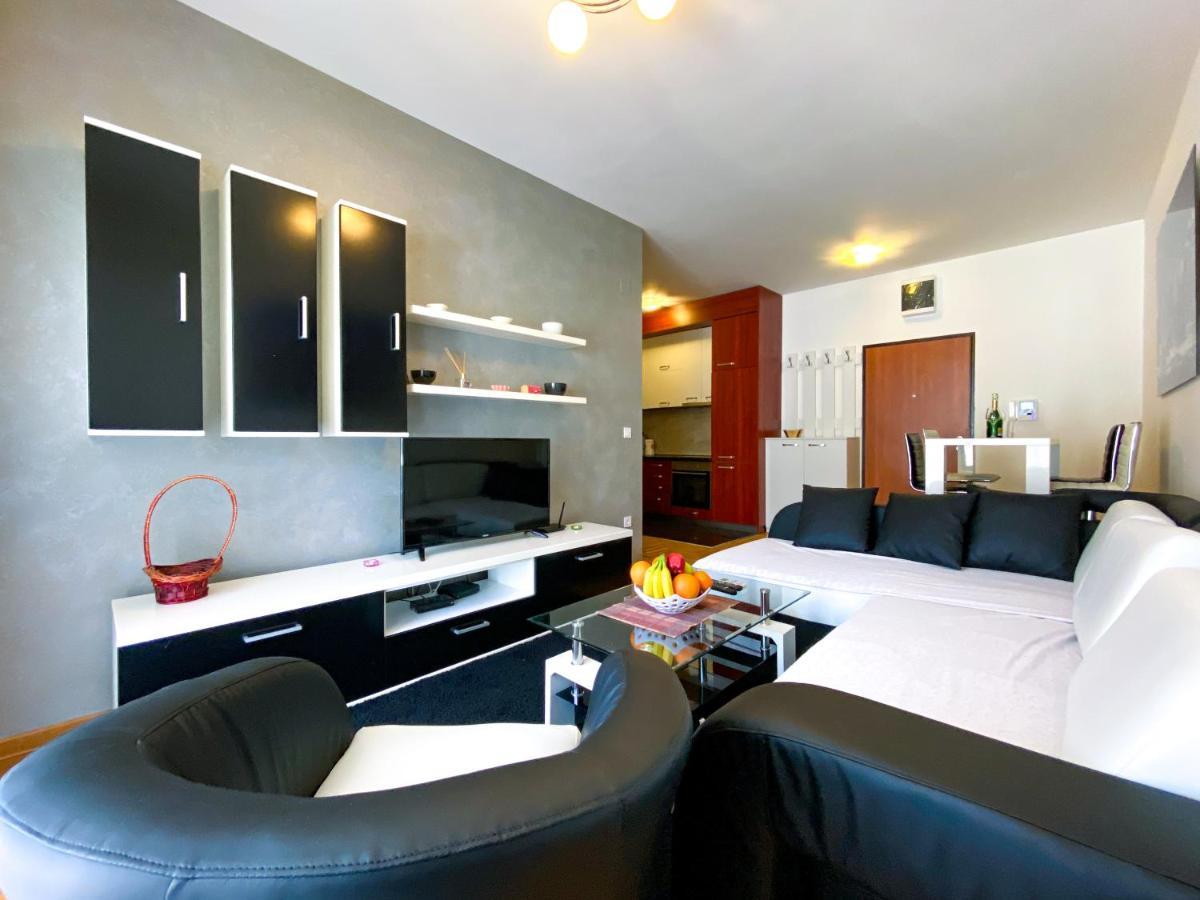 Apartments Luka Bu2 บุดวา ภายนอก รูปภาพ